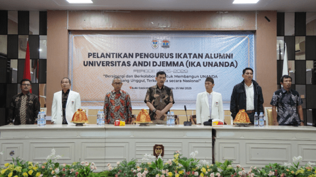 Pelantikan Pengurus Ikatan Alumni Universitas Andi Djemma (IKA Unanda) periode 2025–2029 di Aula Sakotae Rumah Jabatan Wali Kota Palopo pada Minggu (25/5/2025)