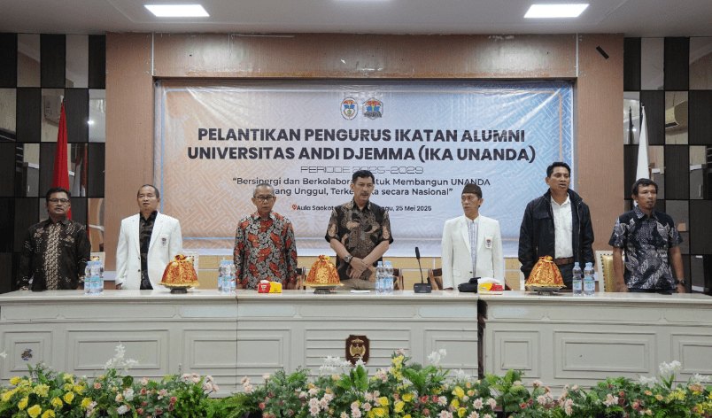 Pelantikan Pengurus Ikatan Alumni Universitas Andi Djemma (IKA Unanda) periode 2025–2029 di Aula Sakotae Rumah Jabatan Wali Kota Palopo pada Minggu (25/5/2025)