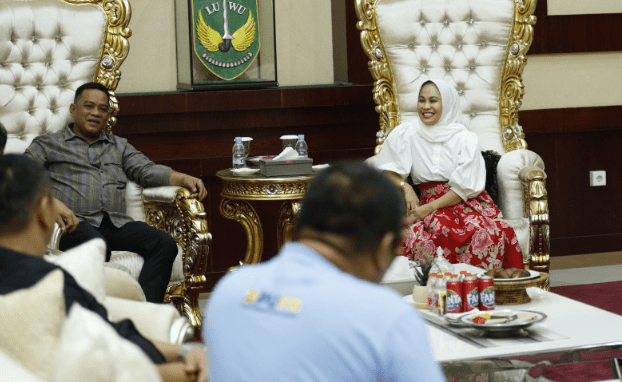 Walikota Palopo Hj. Naili Trisal melanjutkan rangkaian kegiatan silaturahmi dan kunjungan pertamanya ke kabupaten Luwu mengunjungi Bupati Luwu, H Patahuddin, S.Ag di Rumah Jabatan (Rujab), Kelurahan Pammanu, Kecamatan Belopa Utara, Kabupaten Luwu, Sulawesi Selatan (Kamis, 07 /8/2025)